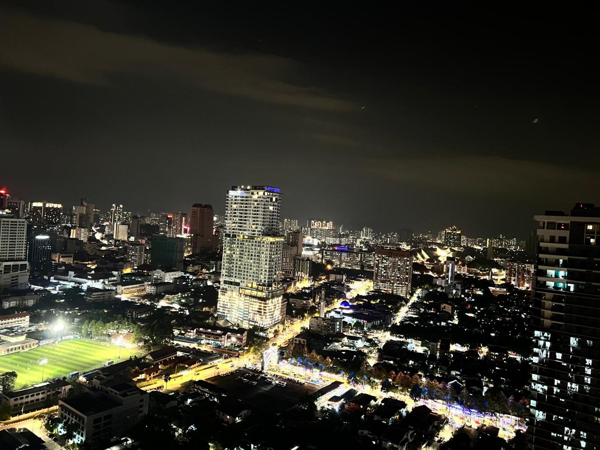 Mercu Summer Suites Klcc By Sweet Home Kuala Lumpur Esterno foto