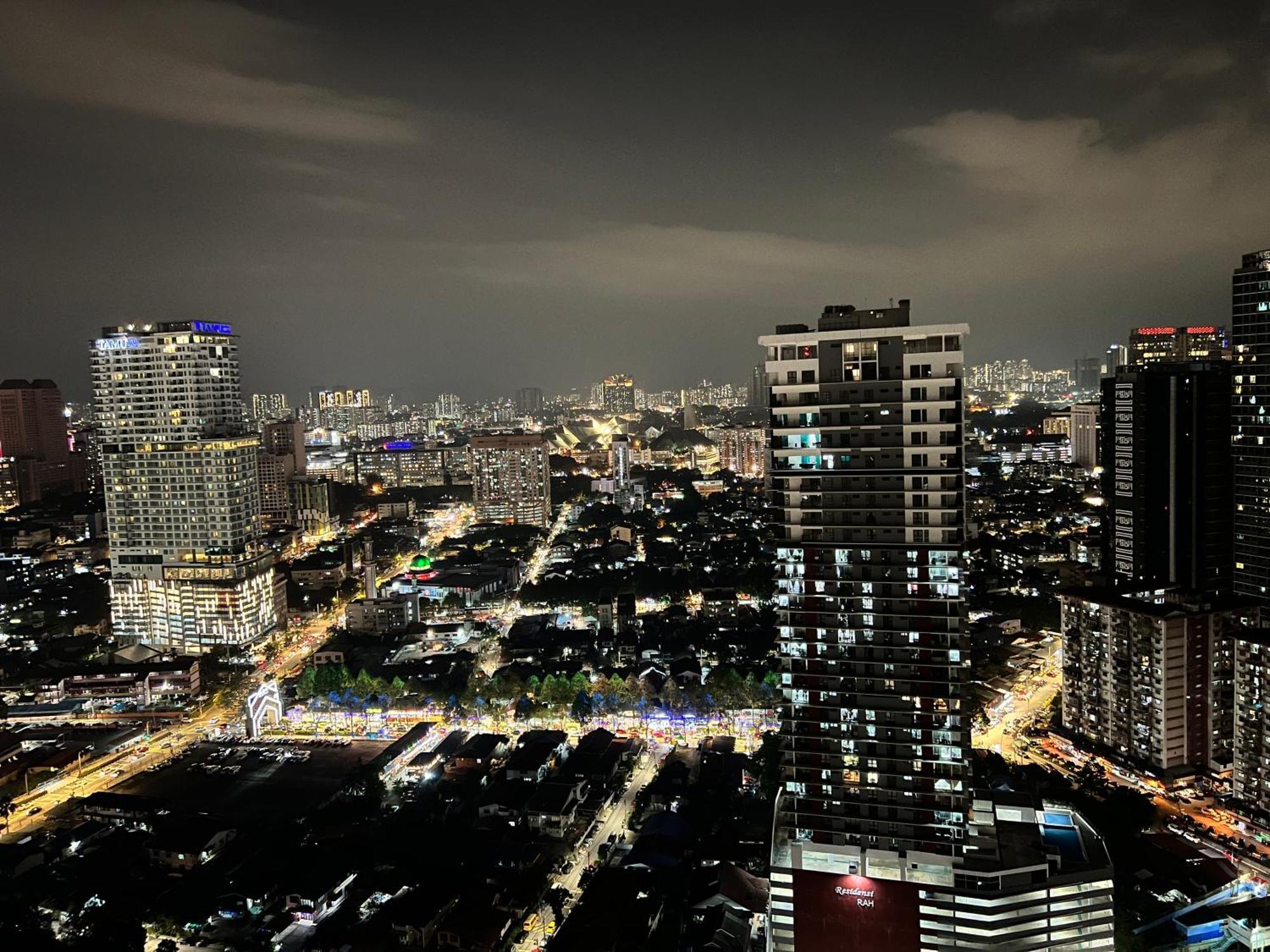 Mercu Summer Suites Klcc By Sweet Home Kuala Lumpur Esterno foto